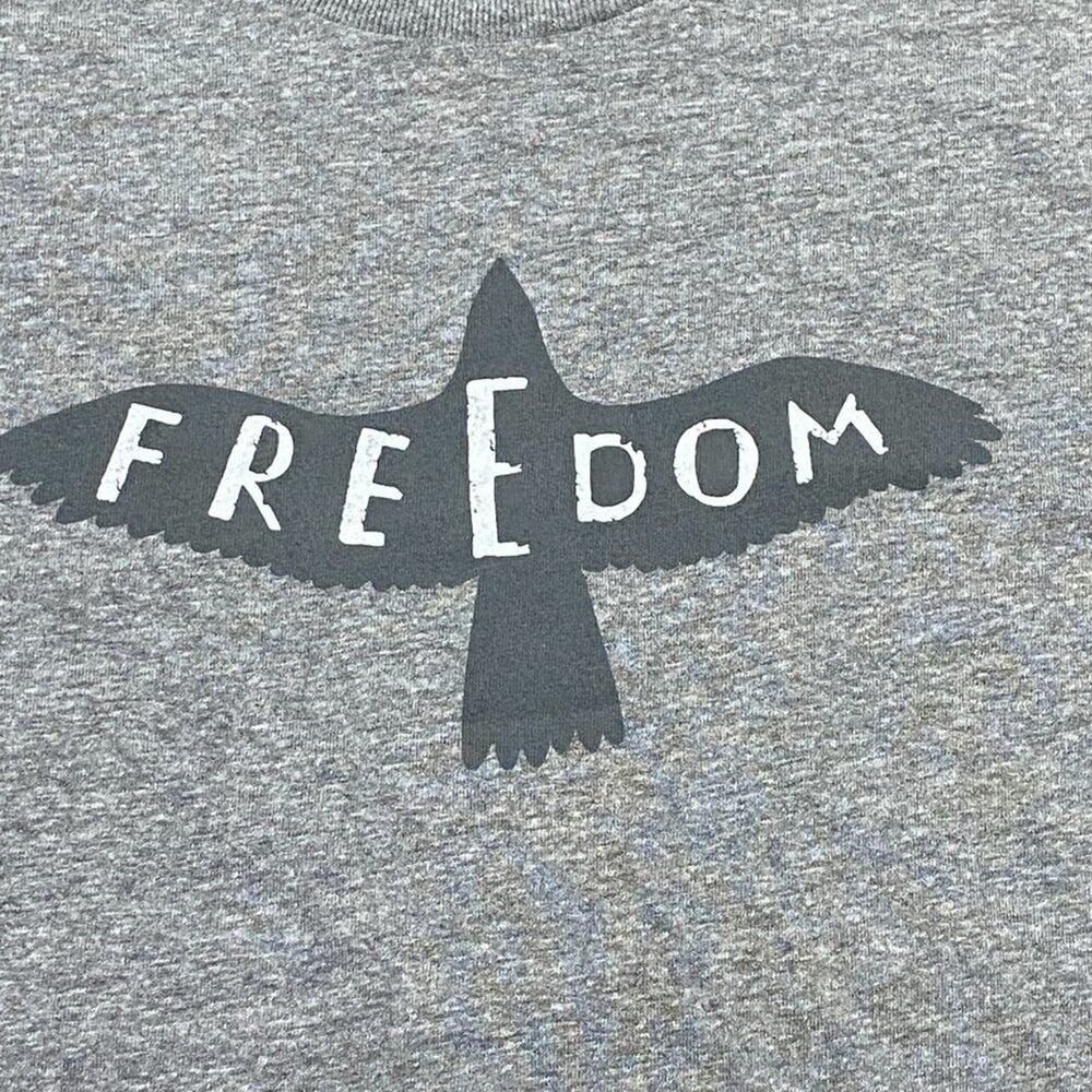 LAT Freedom Graphic Tee Granite Heather Premium Jersey Shirt Men’s Large
